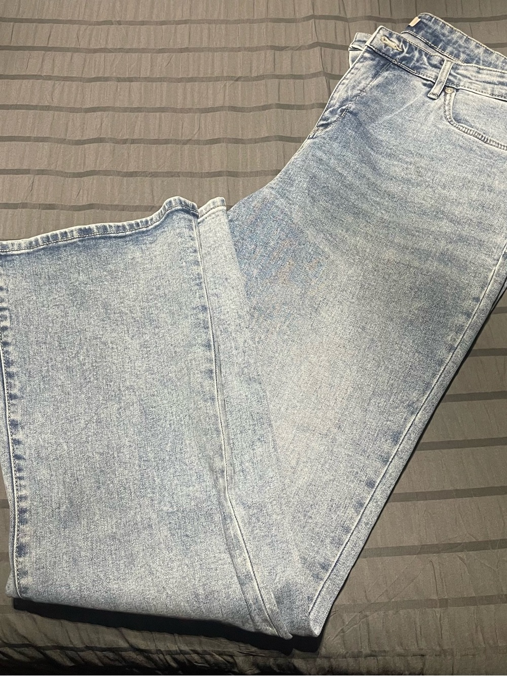 LOFT Light Wash Cropped Ankle Jeans